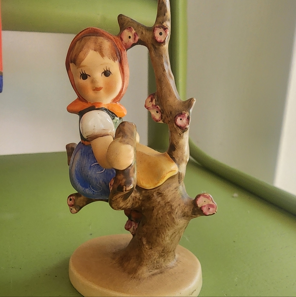 Figurine